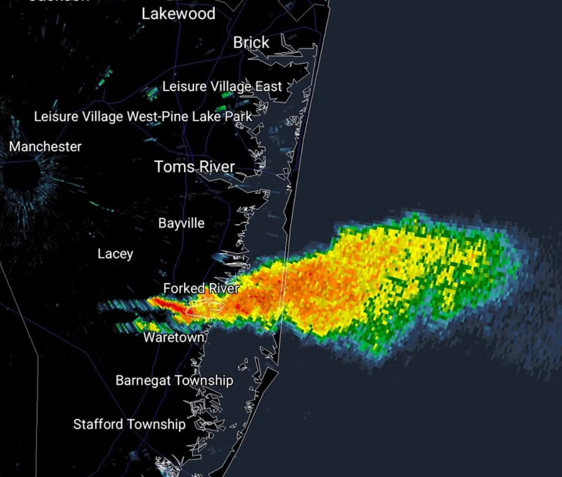 National Weather Service radar at 5:53 PM April 22nd detecting ash and smoke from the Jones Road wildfire.